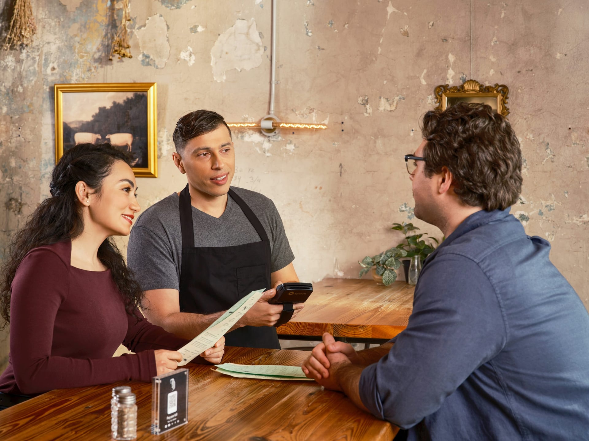 Editorial restaurant-service context used to frame the operating challenge
