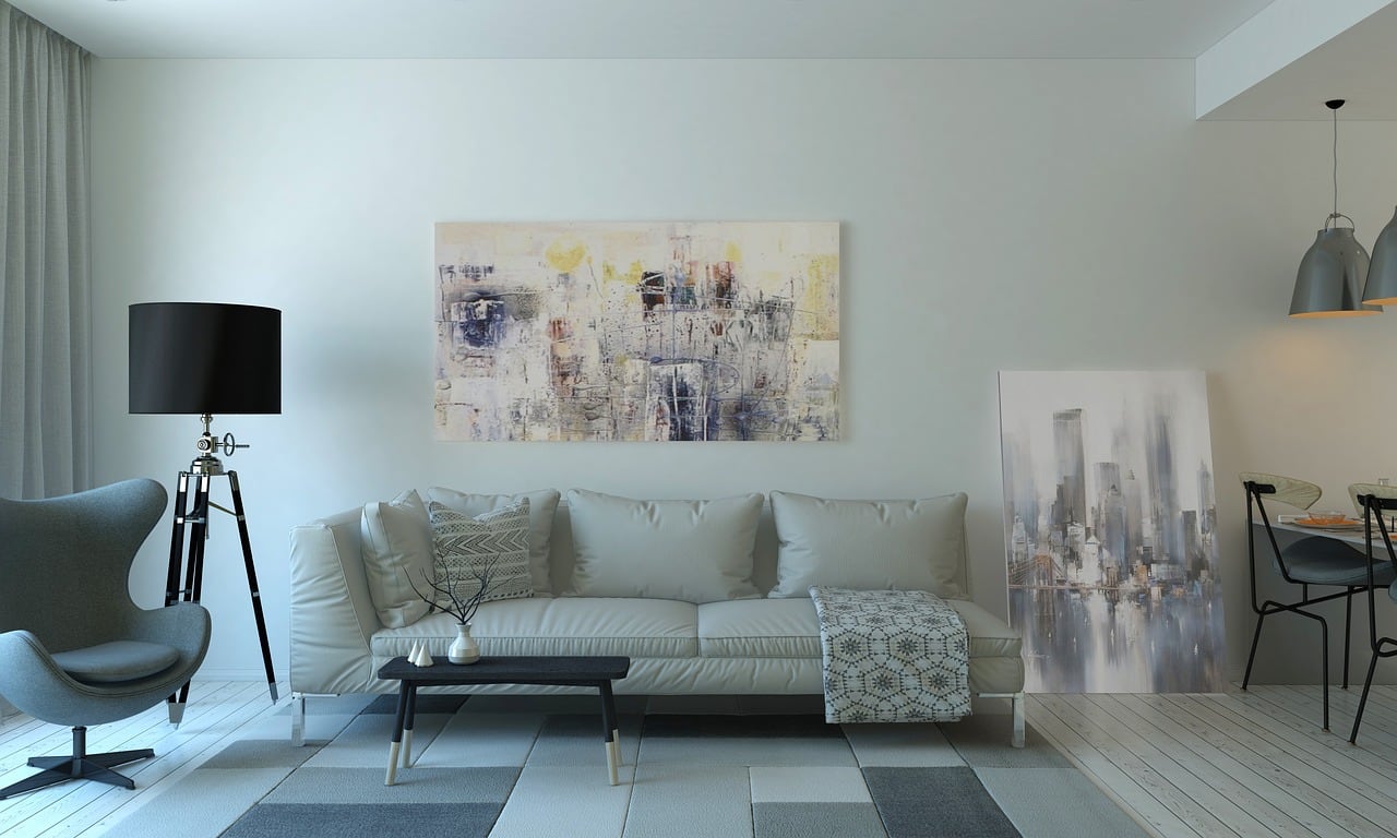 Official PJAZZA marketplace imagery showing a property live-tour context